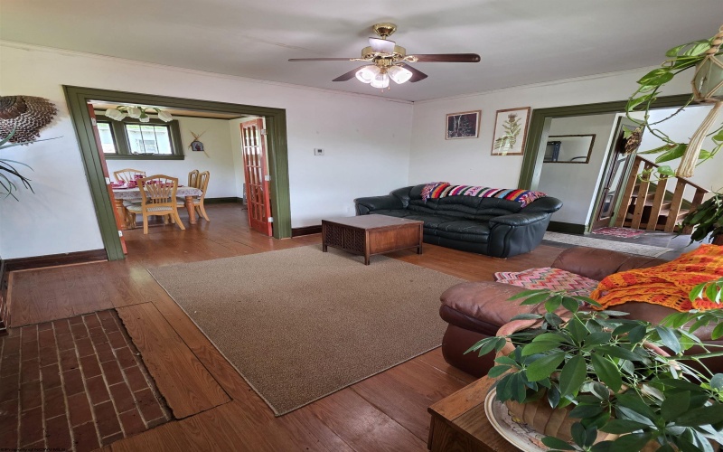 147 6th Street, Weston, West Virginia 26452, 3 Bedrooms Bedrooms, 6 Rooms Rooms,1 BathroomBathrooms,Single Family Detached,For Sale,6th,10159943