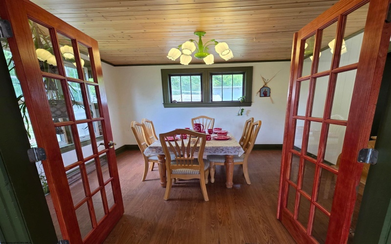 147 6th Street, Weston, West Virginia 26452, 3 Bedrooms Bedrooms, 6 Rooms Rooms,1 BathroomBathrooms,Single Family Detached,For Sale,6th,10159943