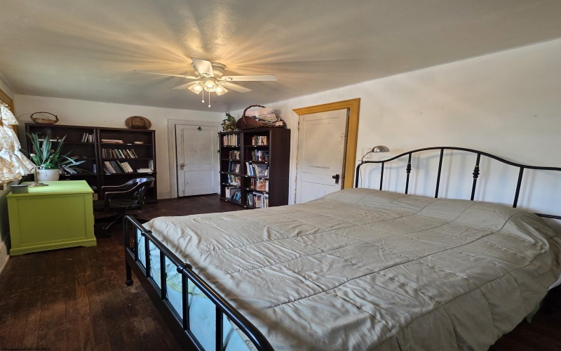 147 6th Street, Weston, West Virginia 26452, 3 Bedrooms Bedrooms, 6 Rooms Rooms,1 BathroomBathrooms,Single Family Detached,For Sale,6th,10159943