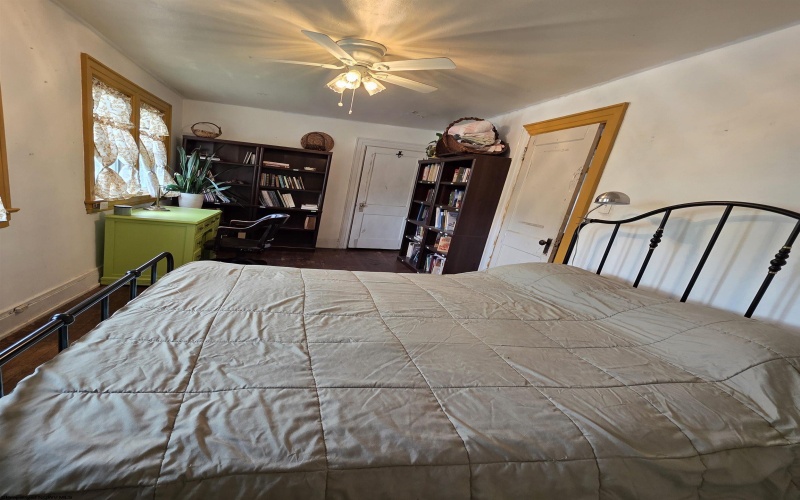 147 6th Street, Weston, West Virginia 26452, 3 Bedrooms Bedrooms, 6 Rooms Rooms,1 BathroomBathrooms,Single Family Detached,For Sale,6th,10159943