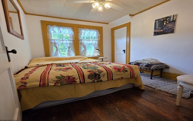 147 6th Street, Weston, West Virginia 26452, 3 Bedrooms Bedrooms, 6 Rooms Rooms,1 BathroomBathrooms,Single Family Detached,For Sale,6th,10159943