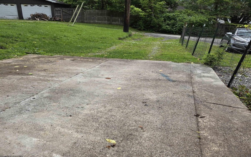 147 6th Street, Weston, West Virginia 26452, 3 Bedrooms Bedrooms, 6 Rooms Rooms,1 BathroomBathrooms,Single Family Detached,For Sale,6th,10159943