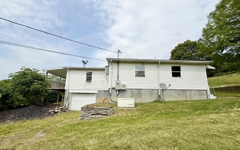 223 Vinegar Hill Road, Fairmont, West Virginia 26554, 2 Bedrooms Bedrooms, 8 Rooms Rooms,1 BathroomBathrooms,Single Family Detached,For Sale,Vinegar Hill,10159947