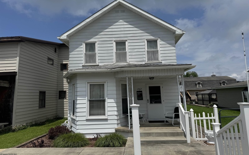 262 Henry Avenue, Davis, West Virginia 26260, 2 Bedrooms Bedrooms, 5 Rooms Rooms,1 BathroomBathrooms,Single Family Detached,For Sale,Henry,10159957