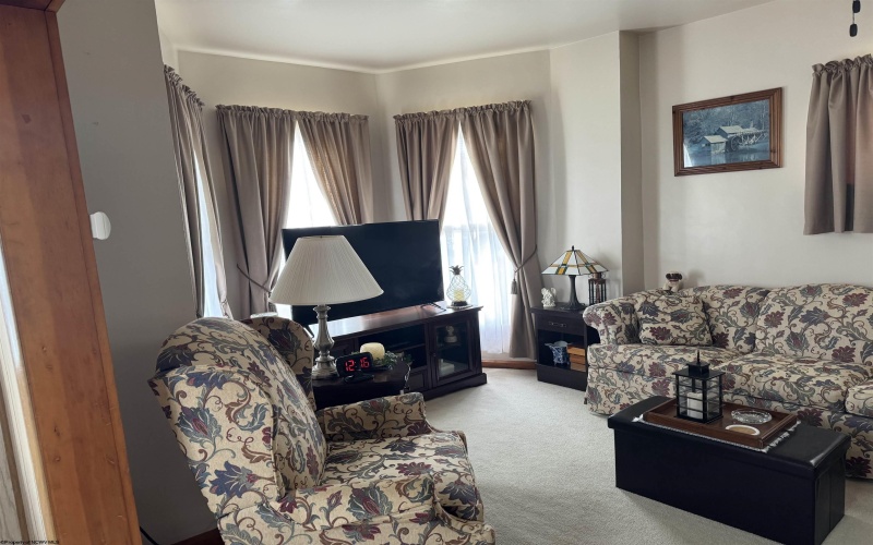 262 Henry Avenue, Davis, West Virginia 26260, 2 Bedrooms Bedrooms, 5 Rooms Rooms,1 BathroomBathrooms,Single Family Detached,For Sale,Henry,10159957