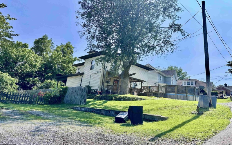 418 Hood Avenue, Shinnston, West Virginia 26431, 5 Bedrooms Bedrooms, 10 Rooms Rooms,2 BathroomsBathrooms,Single Family Detached,For Sale,Hood,10159956