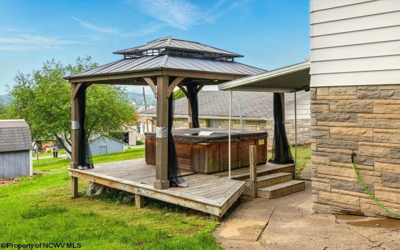 306 Clark Street, Fairmont, West Virginia 26554, 2 Bedrooms Bedrooms, 4 Rooms Rooms,1 BathroomBathrooms,Single Family Detached,For Sale,Clark,10159976