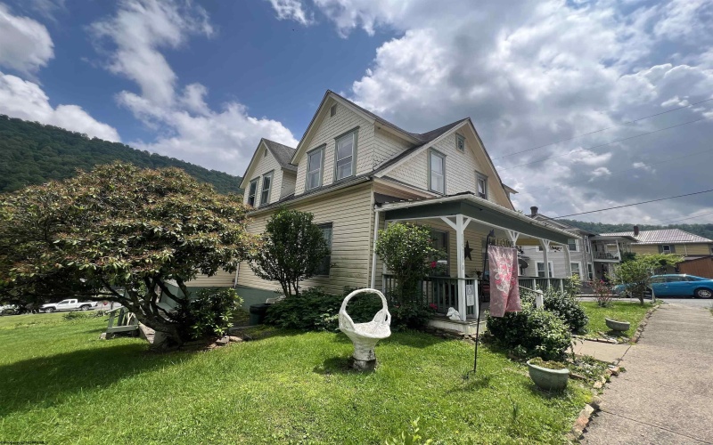 115 Walnut Street, Rowlesburg, West Virginia 26425, 3 Bedrooms Bedrooms, 7 Rooms Rooms,2 BathroomsBathrooms,Single Family Detached,For Sale,Walnut,10159974