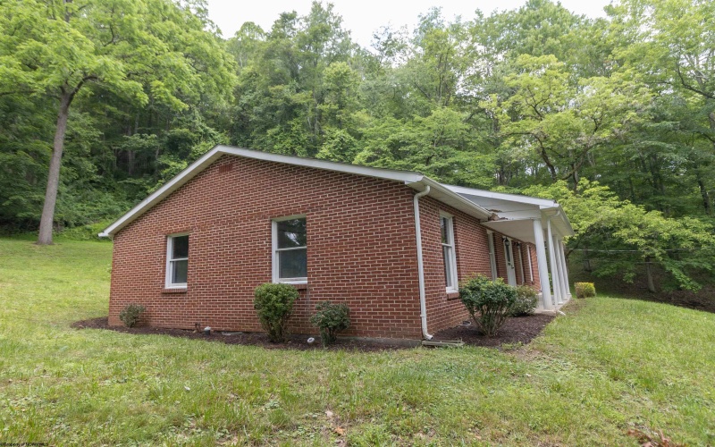 700 Terrace Avenue, Weston, West Virginia 26452, 3 Bedrooms Bedrooms, 6 Rooms Rooms,2 BathroomsBathrooms,Single Family Detached,For Sale,Terrace,10159971