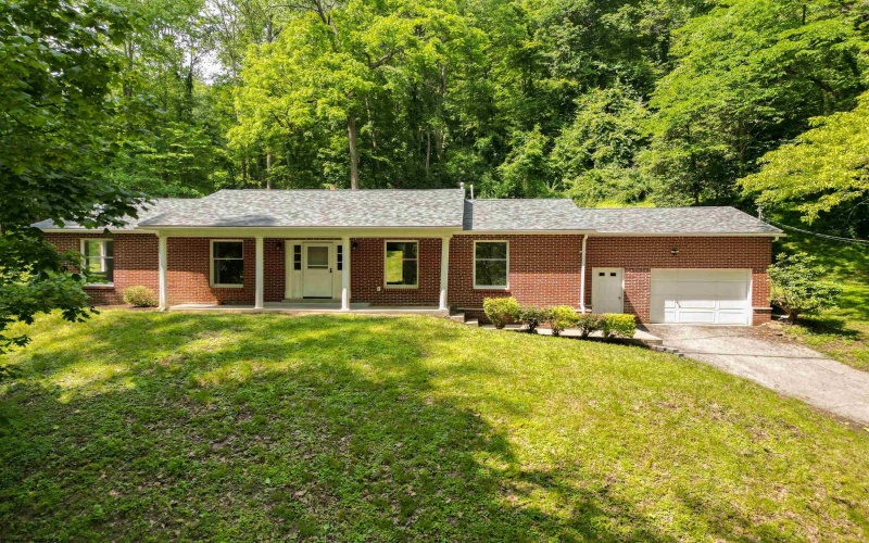 700 Terrace Avenue, Weston, West Virginia 26452, 3 Bedrooms Bedrooms, 6 Rooms Rooms,2 BathroomsBathrooms,Single Family Detached,For Sale,Terrace,10159971