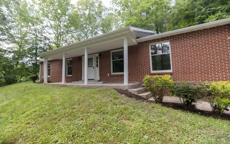 700 Terrace Avenue, Weston, West Virginia 26452, 3 Bedrooms Bedrooms, 6 Rooms Rooms,2 BathroomsBathrooms,Single Family Detached,For Sale,Terrace,10159971