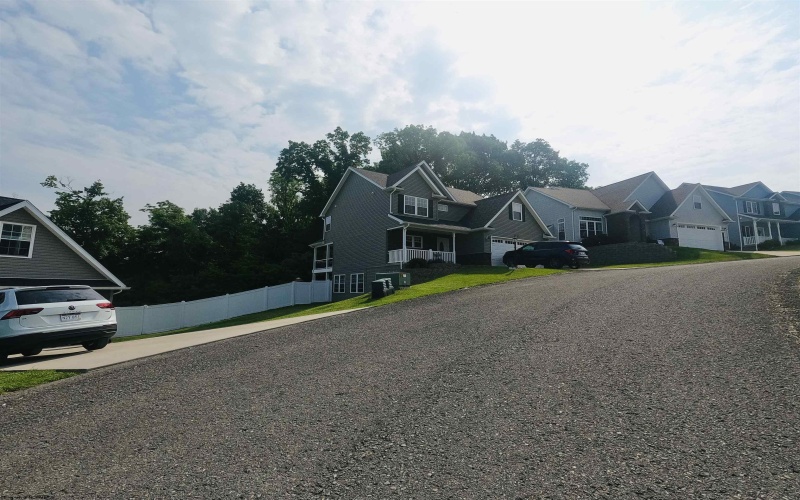 135 Canto Drive, Morgantown, West Virginia 26508, 4 Bedrooms Bedrooms, 6 Rooms Rooms,2 BathroomsBathrooms,Single Family Detached,For Sale,Canto,10159961