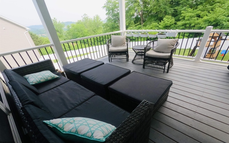 135 Canto Drive, Morgantown, West Virginia 26508, 4 Bedrooms Bedrooms, 6 Rooms Rooms,2 BathroomsBathrooms,Single Family Detached,For Sale,Canto,10159961