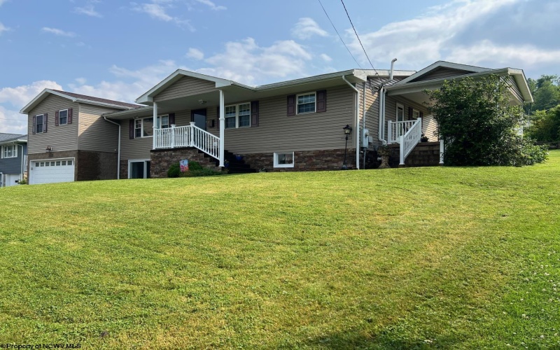 111 3rd Street, Shinnston, West Virginia 26431, 5 Bedrooms Bedrooms, 11 Rooms Rooms,3 BathroomsBathrooms,Single Family Detached,For Sale,3rd,10159960