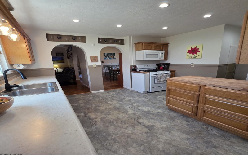 110 Barbour Street, Buckhannon, West Virginia 26201, 4 Bedrooms Bedrooms, 8 Rooms Rooms,2 BathroomsBathrooms,Single Family Detached,For Sale,Barbour,10159963