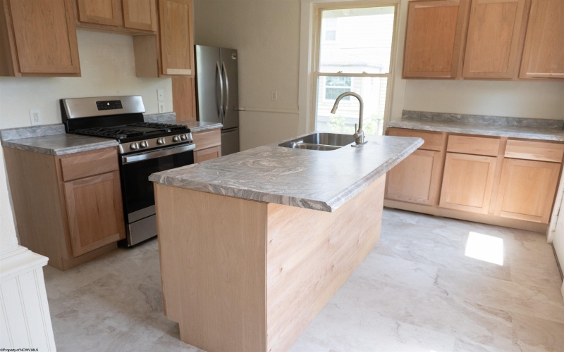 128 Hartland Avenue, Clarksburg, West Virginia 26301, 3 Bedrooms Bedrooms, 6 Rooms Rooms,1 BathroomBathrooms,Single Family Detached,For Sale,Hartland,10159966