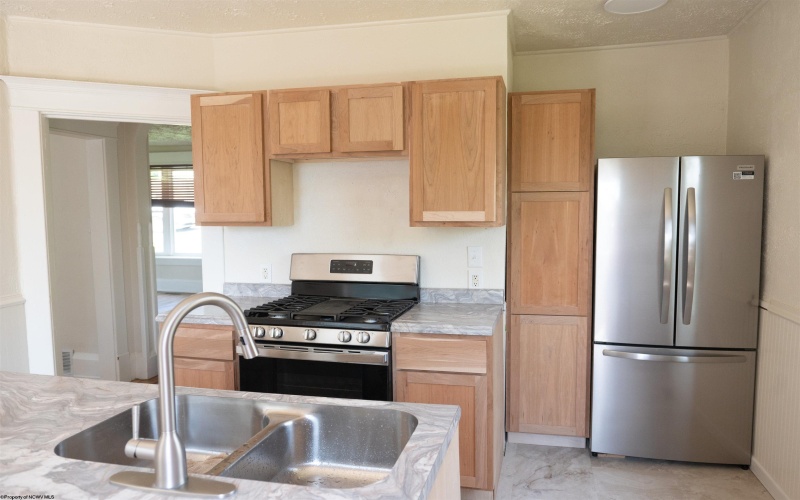 128 Hartland Avenue, Clarksburg, West Virginia 26301, 3 Bedrooms Bedrooms, 6 Rooms Rooms,1 BathroomBathrooms,Single Family Detached,For Sale,Hartland,10159966
