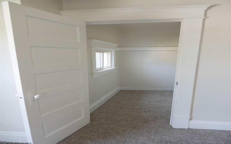 128 Hartland Avenue, Clarksburg, West Virginia 26301, 3 Bedrooms Bedrooms, 6 Rooms Rooms,1 BathroomBathrooms,Single Family Detached,For Sale,Hartland,10159966