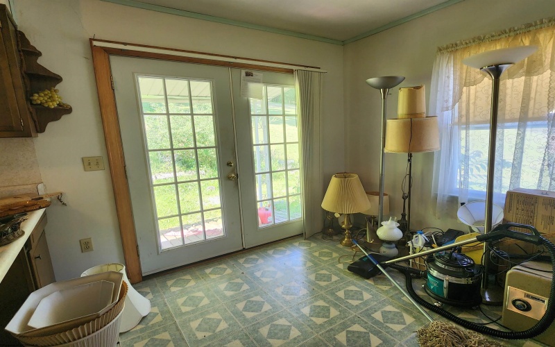 147 Country Estates Road, Fairmont, West Virginia 26554, 3 Bedrooms Bedrooms, 5 Rooms Rooms,1 BathroomBathrooms,Single Family Detached,For Sale,Country Estates,10159981