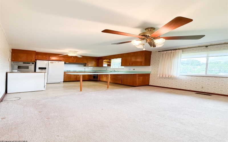 1225 Woodland Crescent, Fairmont, West Virginia 26554, 3 Bedrooms Bedrooms, 5 Rooms Rooms,2 BathroomsBathrooms,Single Family Detached,For Sale,Woodland,10159980