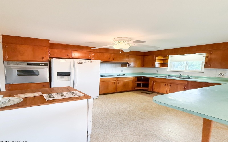 1225 Woodland Crescent, Fairmont, West Virginia 26554, 3 Bedrooms Bedrooms, 5 Rooms Rooms,2 BathroomsBathrooms,Single Family Detached,For Sale,Woodland,10159980