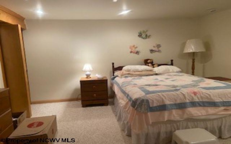 310 Hedge Street, Clarksburg, West Virginia 26301-2630, 3 Bedrooms Bedrooms, 8 Rooms Rooms,2 BathroomsBathrooms,Single Family Detached,For Sale,Hedge,10160004