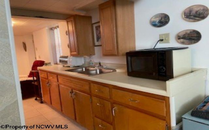 310 Hedge Street, Clarksburg, West Virginia 26301-2630, 3 Bedrooms Bedrooms, 8 Rooms Rooms,2 BathroomsBathrooms,Single Family Detached,For Sale,Hedge,10160004