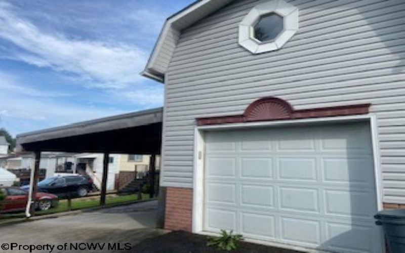 310 Hedge Street, Clarksburg, West Virginia 26301-2630, 3 Bedrooms Bedrooms, 8 Rooms Rooms,2 BathroomsBathrooms,Single Family Detached,For Sale,Hedge,10160004
