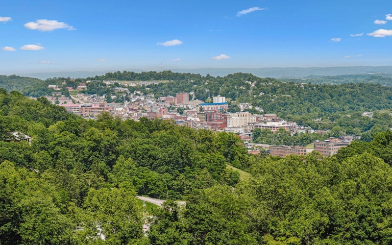 247 Birds Eye View Drive, Morgantown, West Virginia 26501, 3 Bedrooms Bedrooms, 6 Rooms Rooms,2 BathroomsBathrooms,Single Family Attached,For Sale,Birds Eye View,10159988