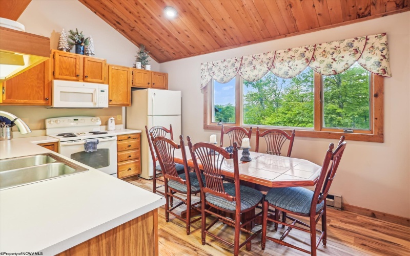 A4 Four Seasons Drive, Davis, West Virginia 26260, 2 Bedrooms Bedrooms, 6 Rooms Rooms,2 BathroomsBathrooms,Single Family Attached,For Sale,Four Seasons,10159994