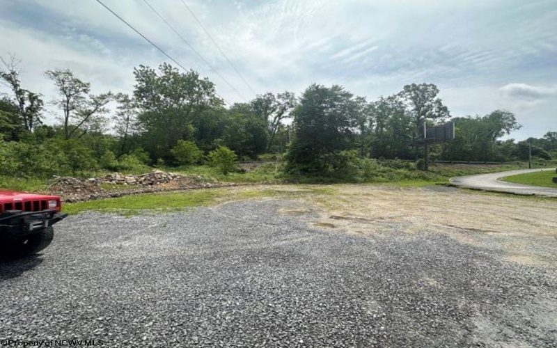 429 Fairchance Road, Morgantown, West Virginia 26508, ,Commercial/industrial,For Lease,Fairchance,10159996