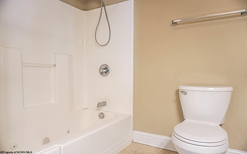 2637 Suncrest Village, Morgantown, West Virginia 26505, 2 Bedrooms Bedrooms, 5 Rooms Rooms,2 BathroomsBathrooms,Single Family Attached,For Sale,Suncrest,10160000