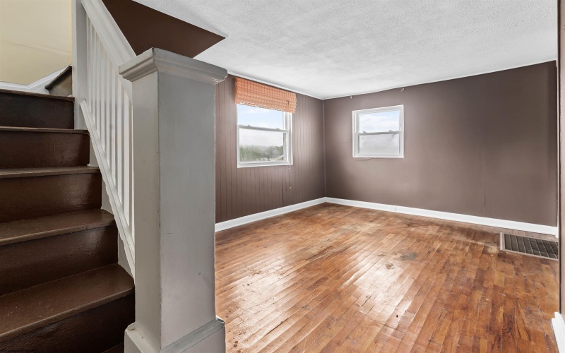 210 Highland Avenue, Morgantown, West Virginia 26505, 1 Bedroom Bedrooms, 4 Rooms Rooms,1 BathroomBathrooms,Single Family Detached,For Sale,Highland,10159999