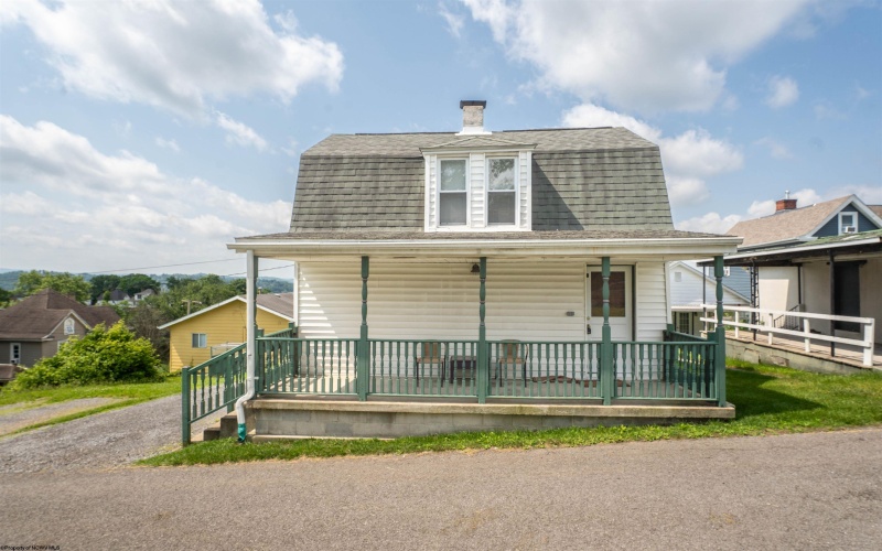 210 Highland Avenue, Morgantown, West Virginia 26505, 1 Bedroom Bedrooms, 4 Rooms Rooms,1 BathroomBathrooms,Single Family Detached,For Sale,Highland,10159999