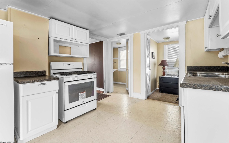 210 Highland Avenue, Morgantown, West Virginia 26505, 1 Bedroom Bedrooms, 4 Rooms Rooms,1 BathroomBathrooms,Single Family Detached,For Sale,Highland,10159999
