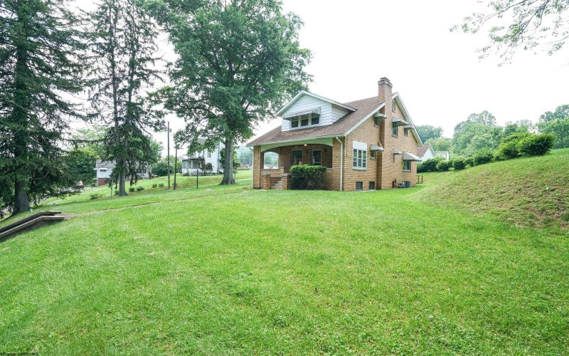 1 Shenasky Lane, Monongah, West Virginia 26554, 3 Bedrooms Bedrooms, 7 Rooms Rooms,1 BathroomBathrooms,Single Family Detached,For Sale,Shenasky,10159984