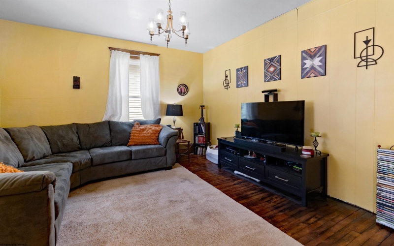 306 Hedge Street, Clarksburg, West Virginia 26301, 3 Bedrooms Bedrooms, 10 Rooms Rooms,1 BathroomBathrooms,Single Family Detached,For Sale,Hedge,10159993