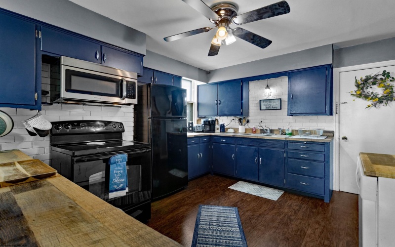 306 Hedge Street, Clarksburg, West Virginia 26301, 3 Bedrooms Bedrooms, 10 Rooms Rooms,1 BathroomBathrooms,Single Family Detached,For Sale,Hedge,10159993