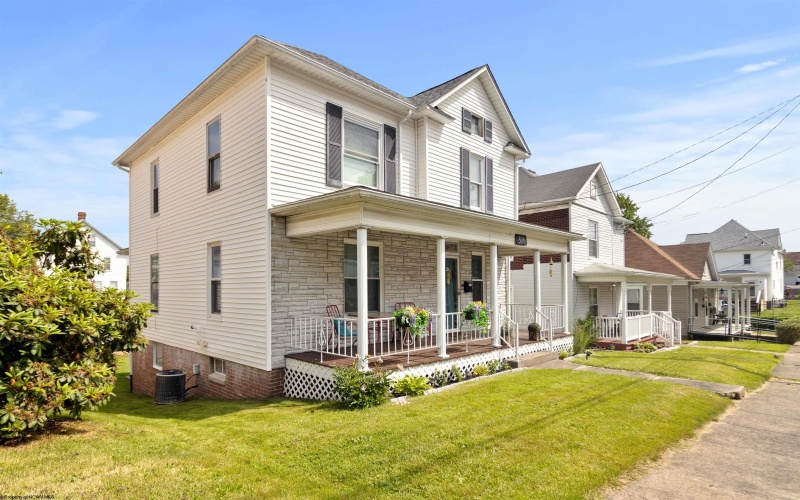 306 Hedge Street, Clarksburg, West Virginia 26301, 3 Bedrooms Bedrooms, 10 Rooms Rooms,1 BathroomBathrooms,Single Family Detached,For Sale,Hedge,10159993