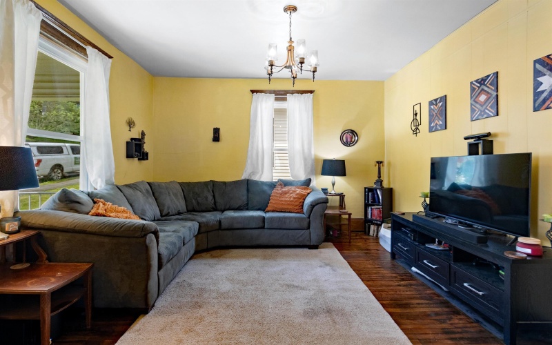 306 Hedge Street, Clarksburg, West Virginia 26301, 3 Bedrooms Bedrooms, 10 Rooms Rooms,1 BathroomBathrooms,Single Family Detached,For Sale,Hedge,10159993