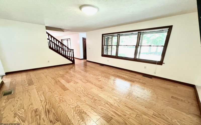 59 Amber Lane, Fairmont, West Virginia 26554, 4 Bedrooms Bedrooms, 8 Rooms Rooms,3 BathroomsBathrooms,Single Family Detached,For Sale,Amber,10159989