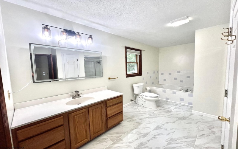 59 Amber Lane, Fairmont, West Virginia 26554, 4 Bedrooms Bedrooms, 8 Rooms Rooms,3 BathroomsBathrooms,Single Family Detached,For Sale,Amber,10159989