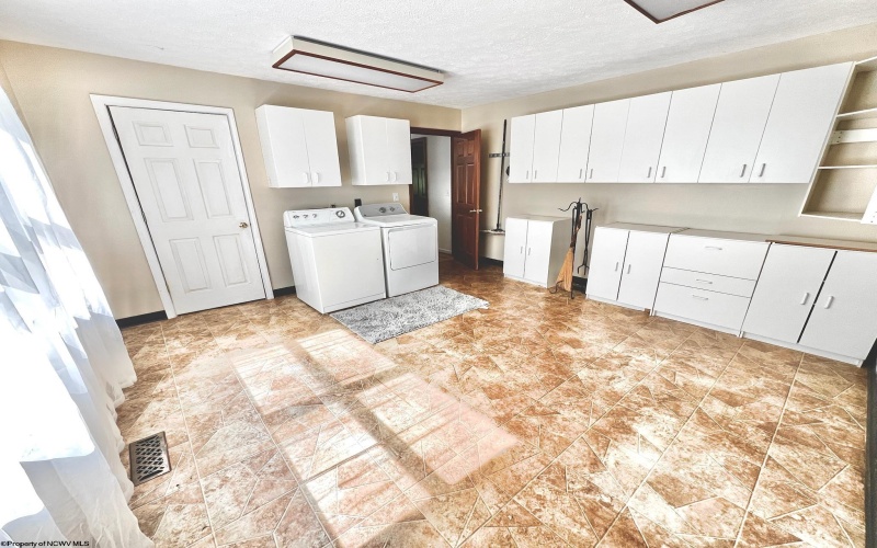 59 Amber Lane, Fairmont, West Virginia 26554, 4 Bedrooms Bedrooms, 8 Rooms Rooms,3 BathroomsBathrooms,Single Family Detached,For Sale,Amber,10159989