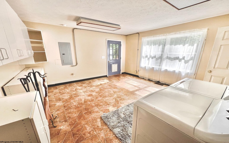 59 Amber Lane, Fairmont, West Virginia 26554, 4 Bedrooms Bedrooms, 8 Rooms Rooms,3 BathroomsBathrooms,Single Family Detached,For Sale,Amber,10159989