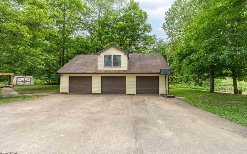 59 Amber Lane, Fairmont, West Virginia 26554, 4 Bedrooms Bedrooms, 8 Rooms Rooms,3 BathroomsBathrooms,Single Family Detached,For Sale,Amber,10159989