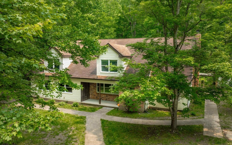 59 Amber Lane, Fairmont, West Virginia 26554, 4 Bedrooms Bedrooms, 8 Rooms Rooms,3 BathroomsBathrooms,Single Family Detached,For Sale,Amber,10159989