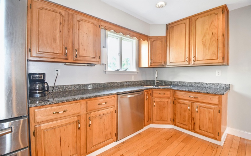 103 White Avenue, Fairmont, West Virginia 26554, 3 Bedrooms Bedrooms, 10 Rooms Rooms,3 BathroomsBathrooms,Single Family Detached,For Sale,White,10159985