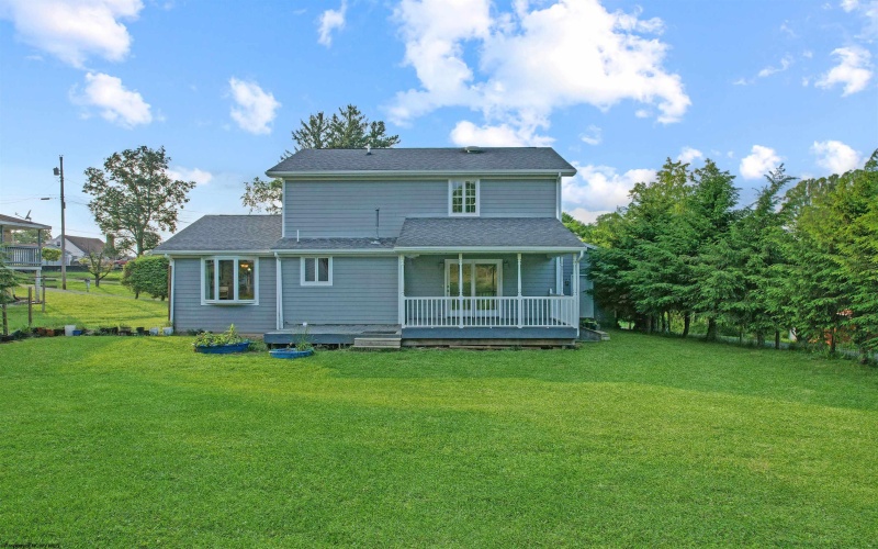 103 White Avenue, Fairmont, West Virginia 26554, 3 Bedrooms Bedrooms, 10 Rooms Rooms,3 BathroomsBathrooms,Single Family Detached,For Sale,White,10159985