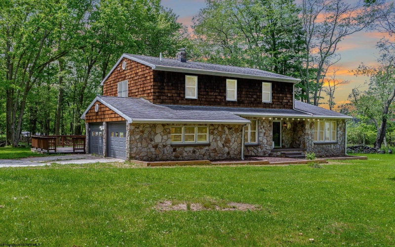 609 Southern Pines Drive, Oakland, Maryland 21550, 4 Bedrooms Bedrooms, 11 Rooms Rooms,2 BathroomsBathrooms,Single Family Detached,For Sale,Southern Pines,10159990