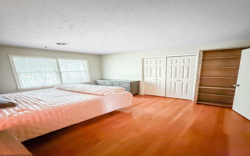 609 Southern Pines Drive, Oakland, Maryland 21550, 4 Bedrooms Bedrooms, 11 Rooms Rooms,2 BathroomsBathrooms,Single Family Detached,For Sale,Southern Pines,10159990